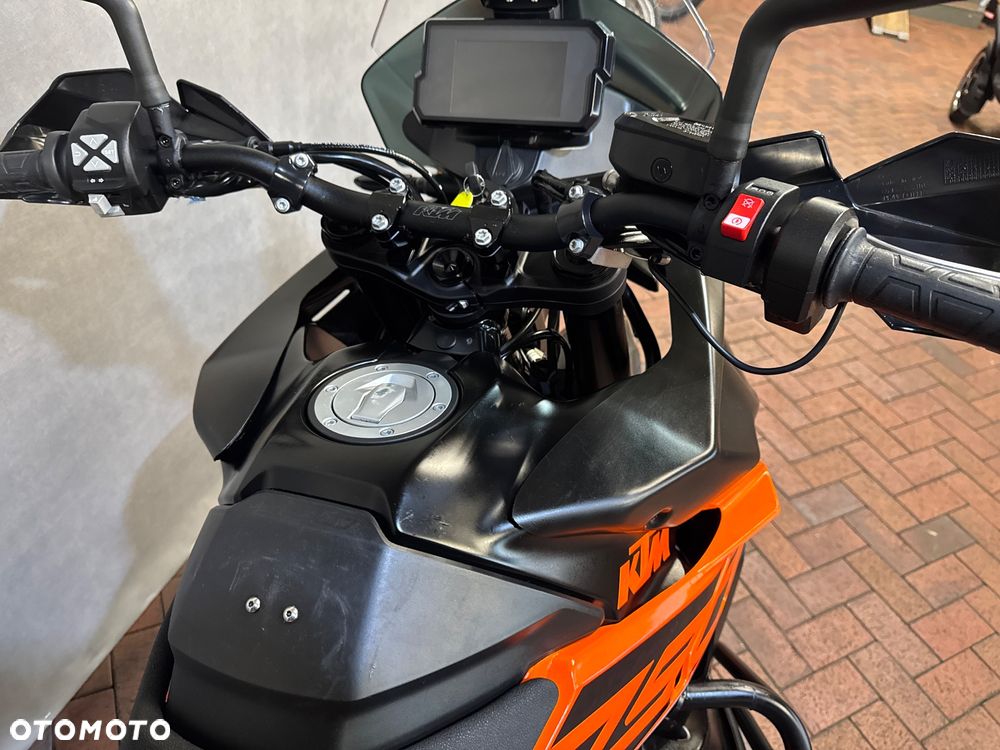 KTM Adventure - 28