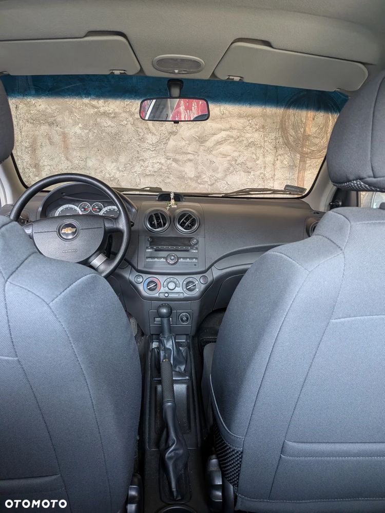 Chevrolet Aveo - 14