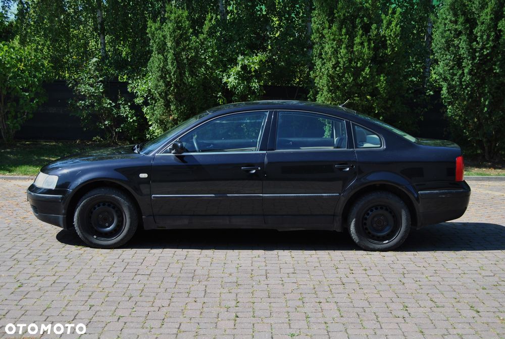 Volkswagen Passat 1.6 - 16