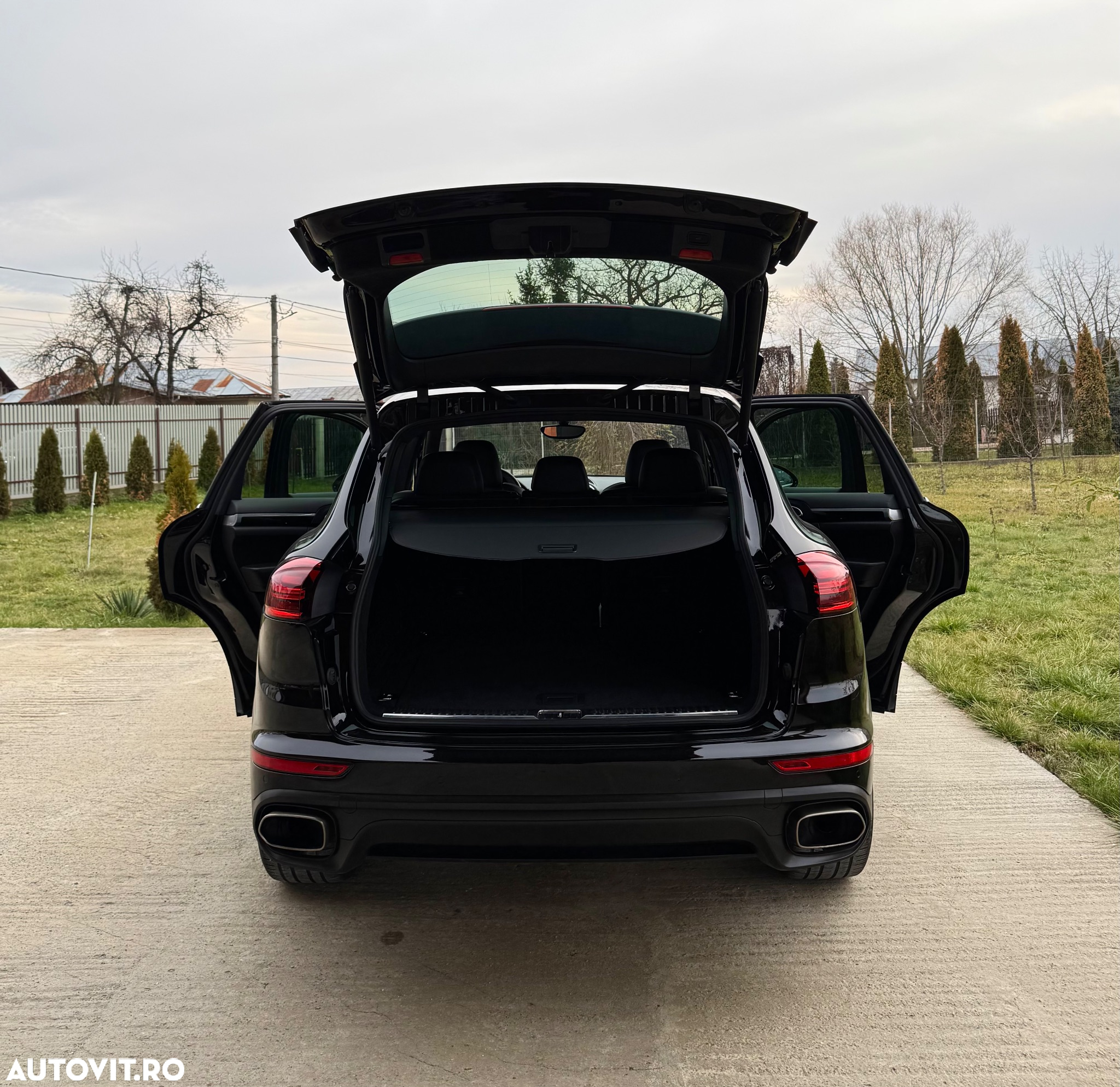 Porsche Cayenne Diesel Platinum Edition - 24
