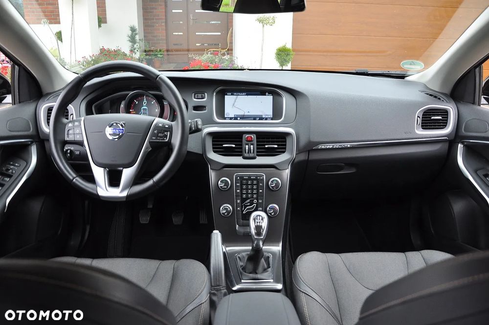 Volvo V40 Cross Country - 22