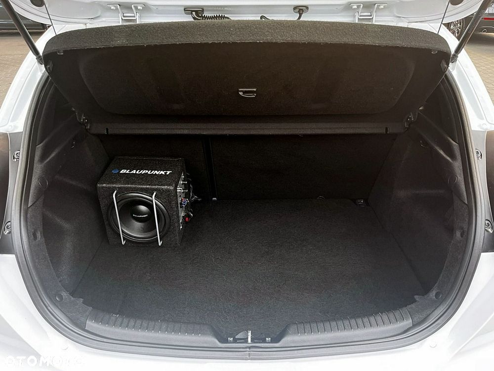 Kia Ceed - 16