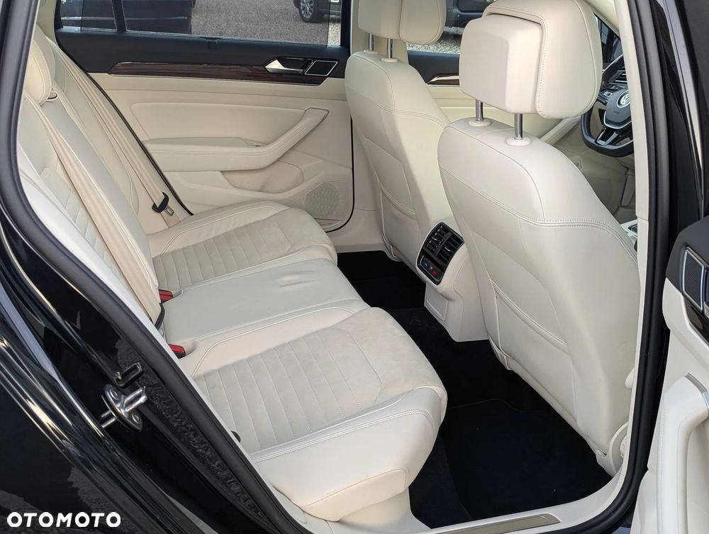 Volkswagen Passat 2.0 TDI SCR DSG Highline - 28