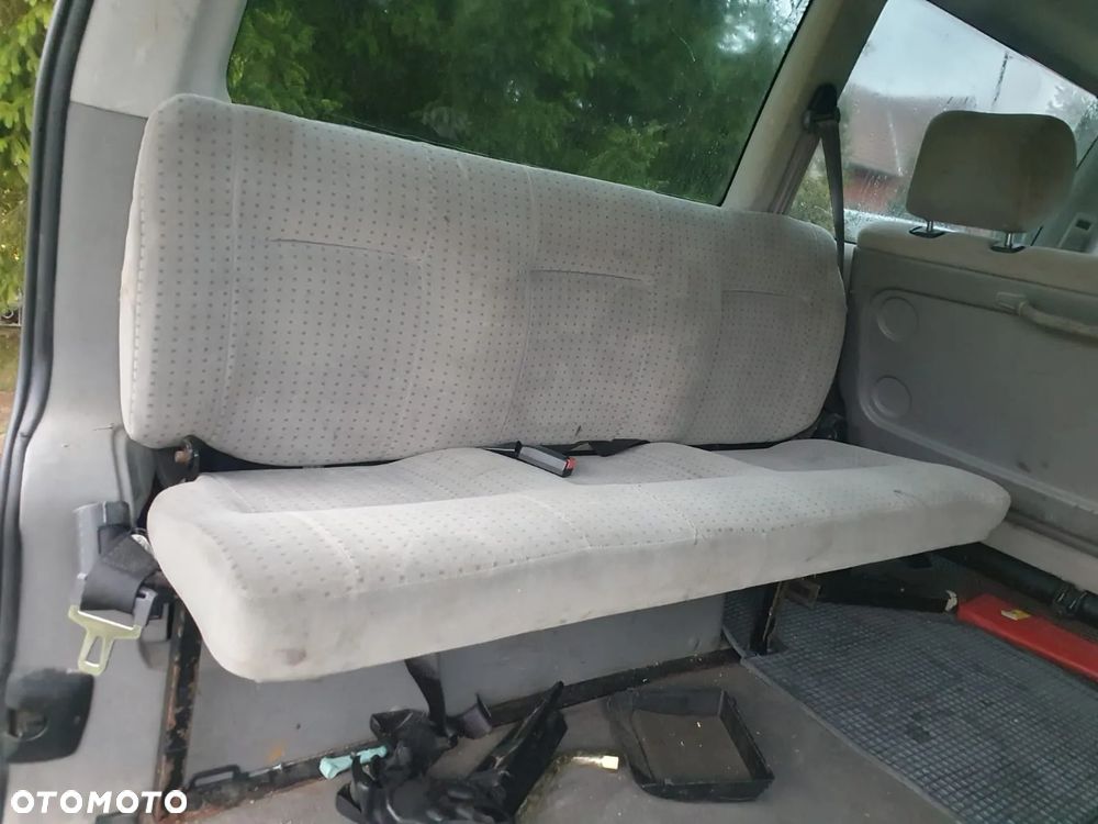 Kanapa tylna wzdłużna Vw transporter T4 lift Caravelle 2.5 tdi - 1