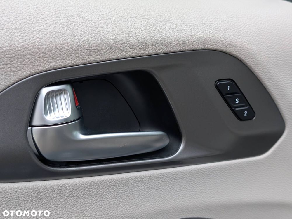 Chrysler Pacifica - 28