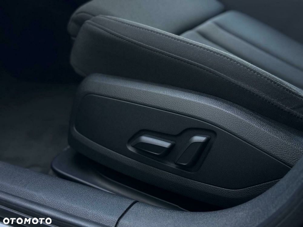 Audi A4 Limousine - 12