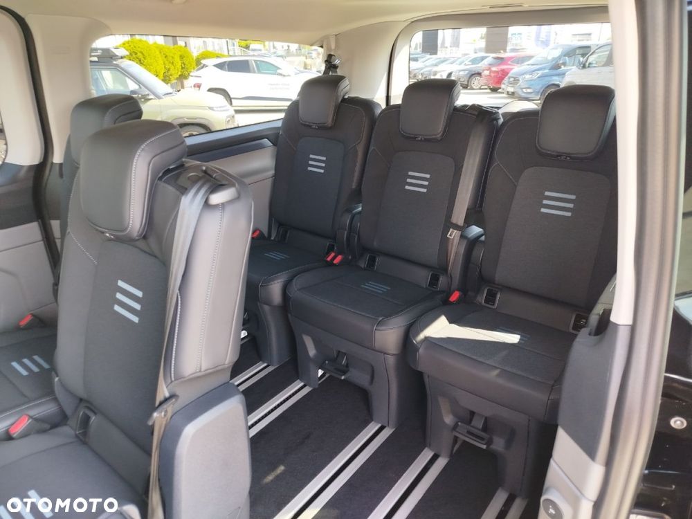 Ford Tourneo Custom - 13