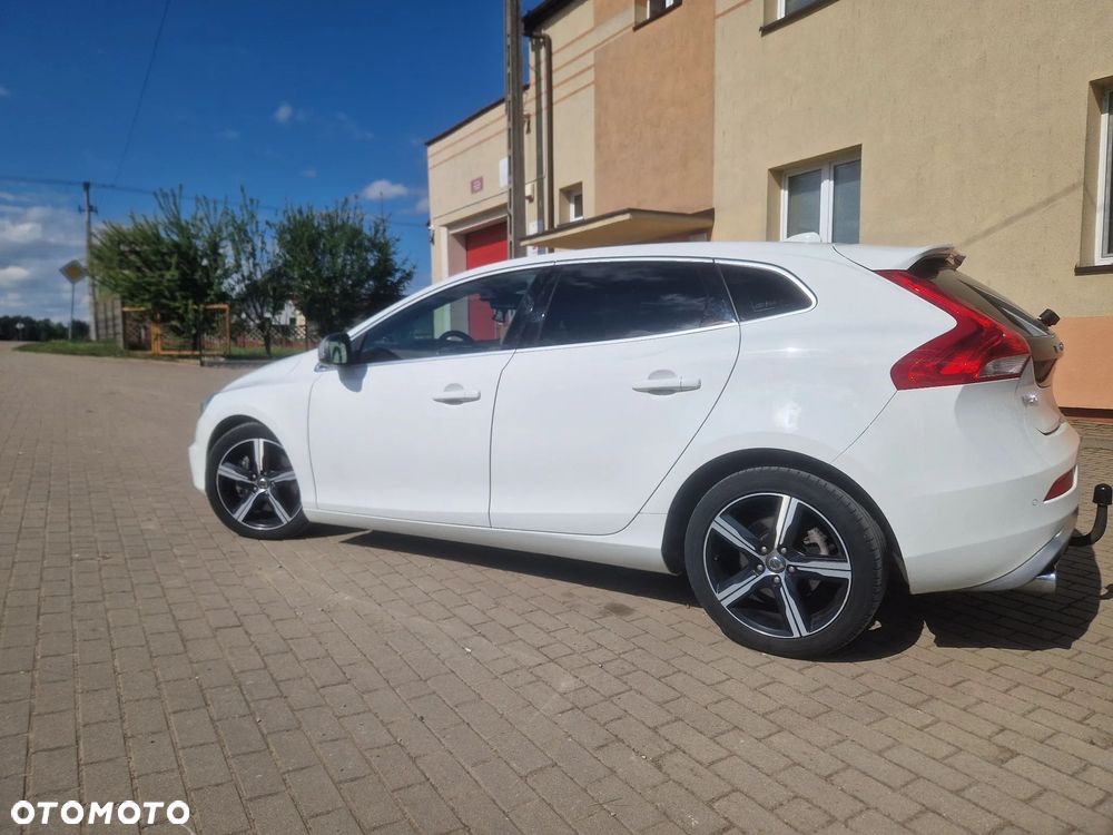Volvo V40 D3 Geartronic RDesign - 17
