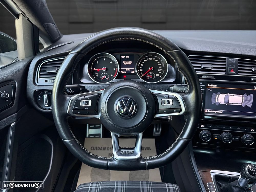 VW Golf 2.0 TDI GTD - 8