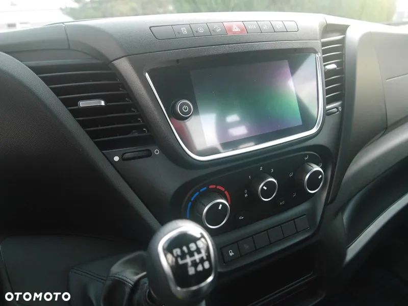 Iveco Daily 35S16HD 3.0 L wywrotka z kabiną brygadową - 10
