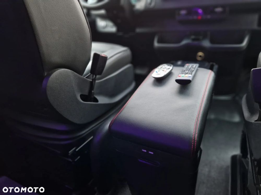 Mercedes-Benz Sprinter - 19