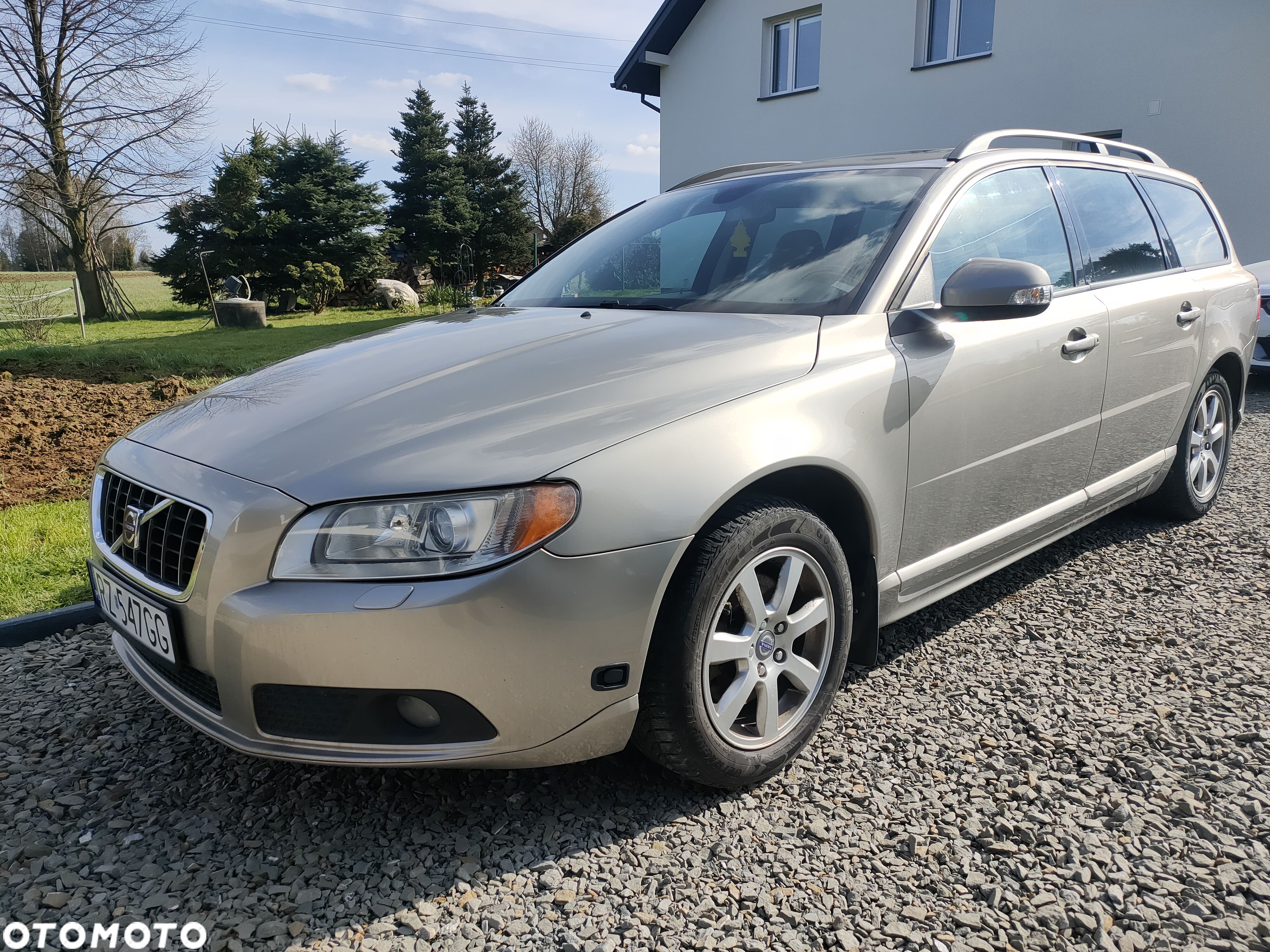 Volvo V70 2.0 Momentum - 1