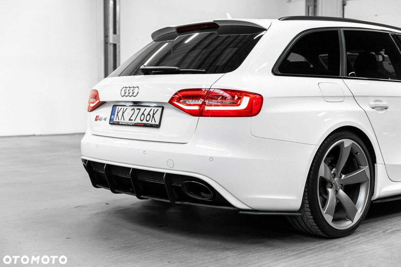 Audi RS4 Avant S tronic - 14