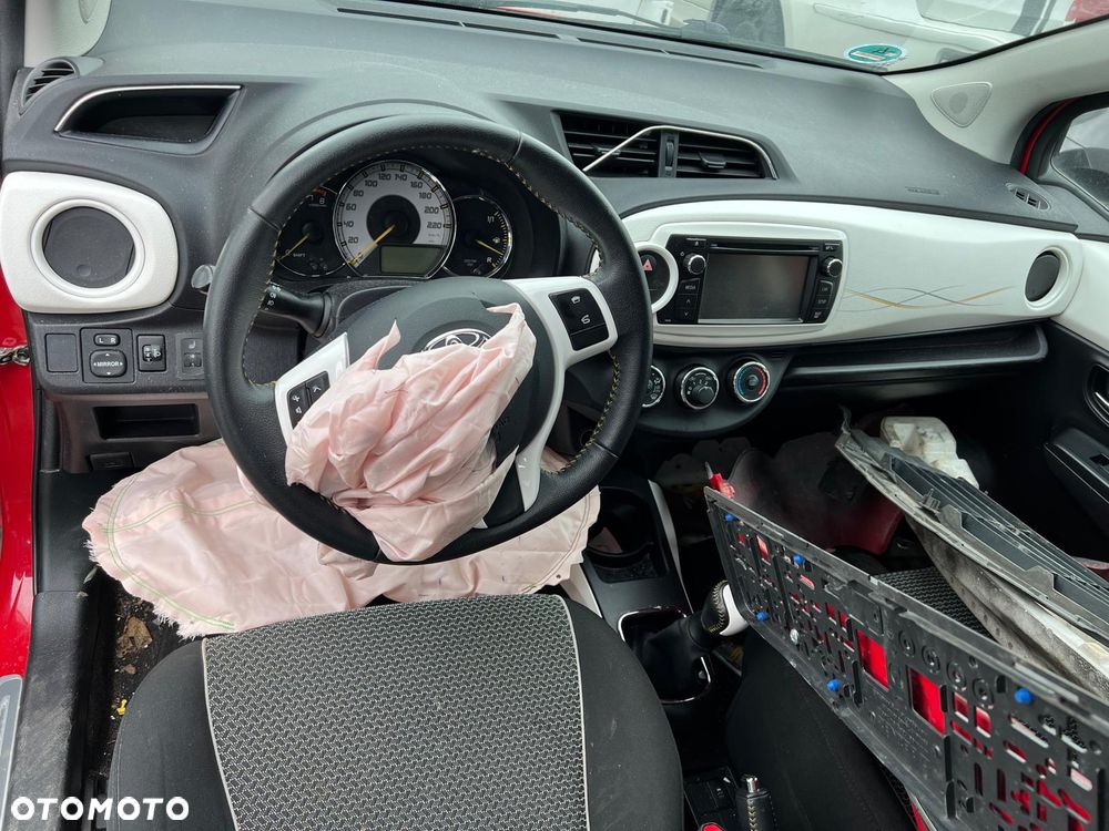 Toyota Yaris III (3PO) części drzwi zderzak lampa klapa deska maska fotele - 8