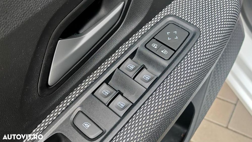 Dacia Logan TCe 90 MT6 Journey - 21