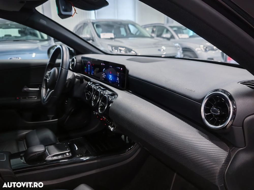 Mercedes-Benz A 250 e Sedan 8G-DCT - 9