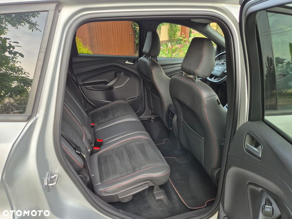 Ford Kuga 2.0 TDCi 4x4 ST-Line - 29