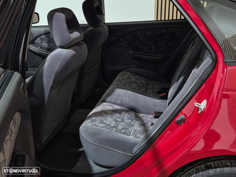 Toyota Avensis Liftback 1.6 Terra JE - 18