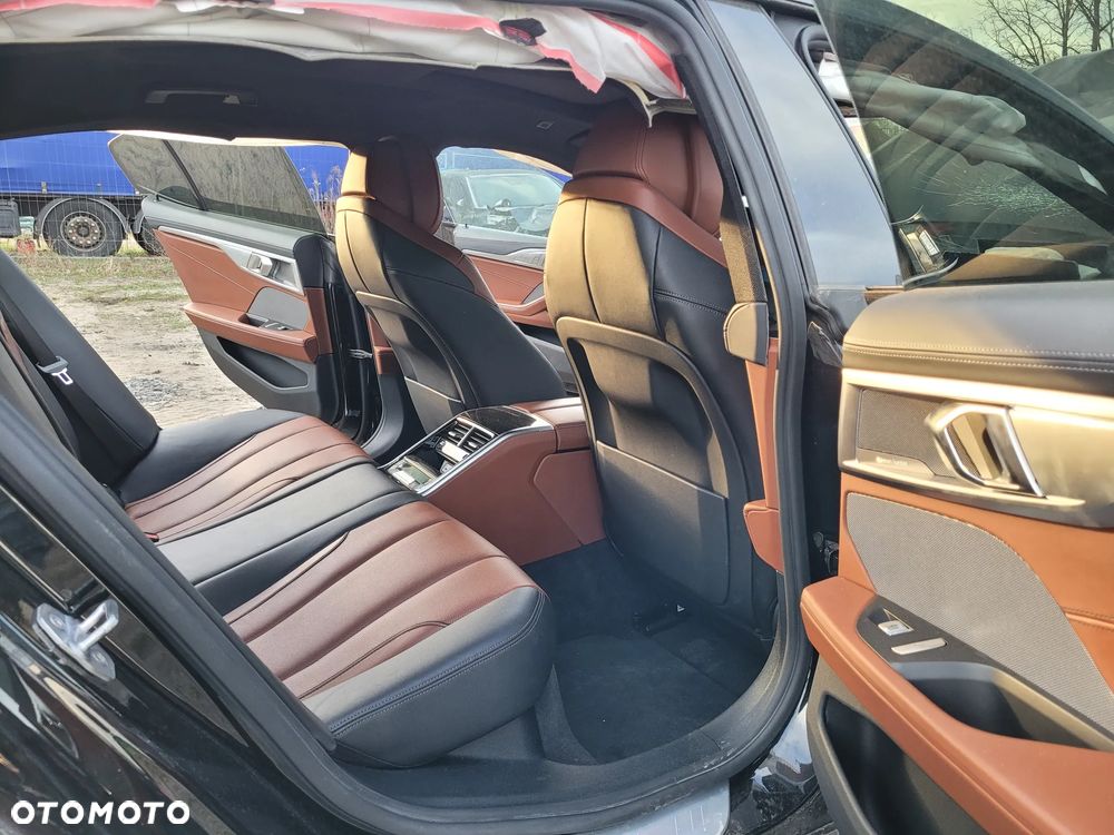 BMW Seria 8 - 7