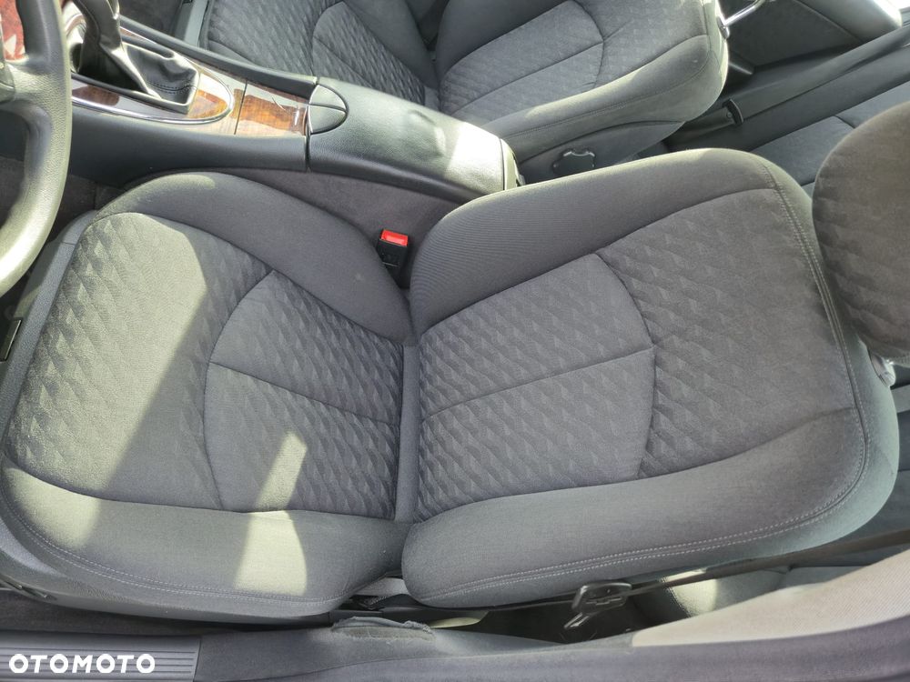 Mercedes-Benz Klasa E 240 Classic - 11