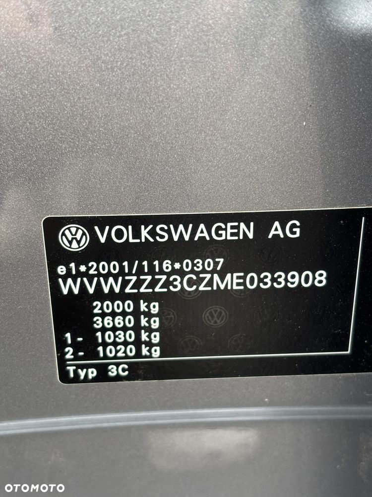 Volkswagen Passat - 13