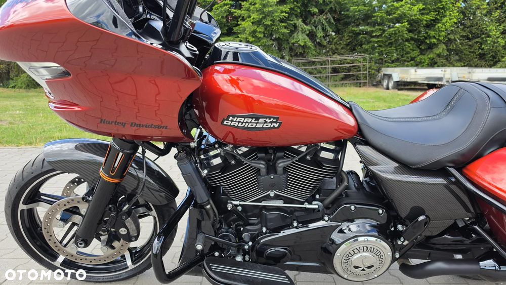 Harley-Davidson Touring Road Glide - 11