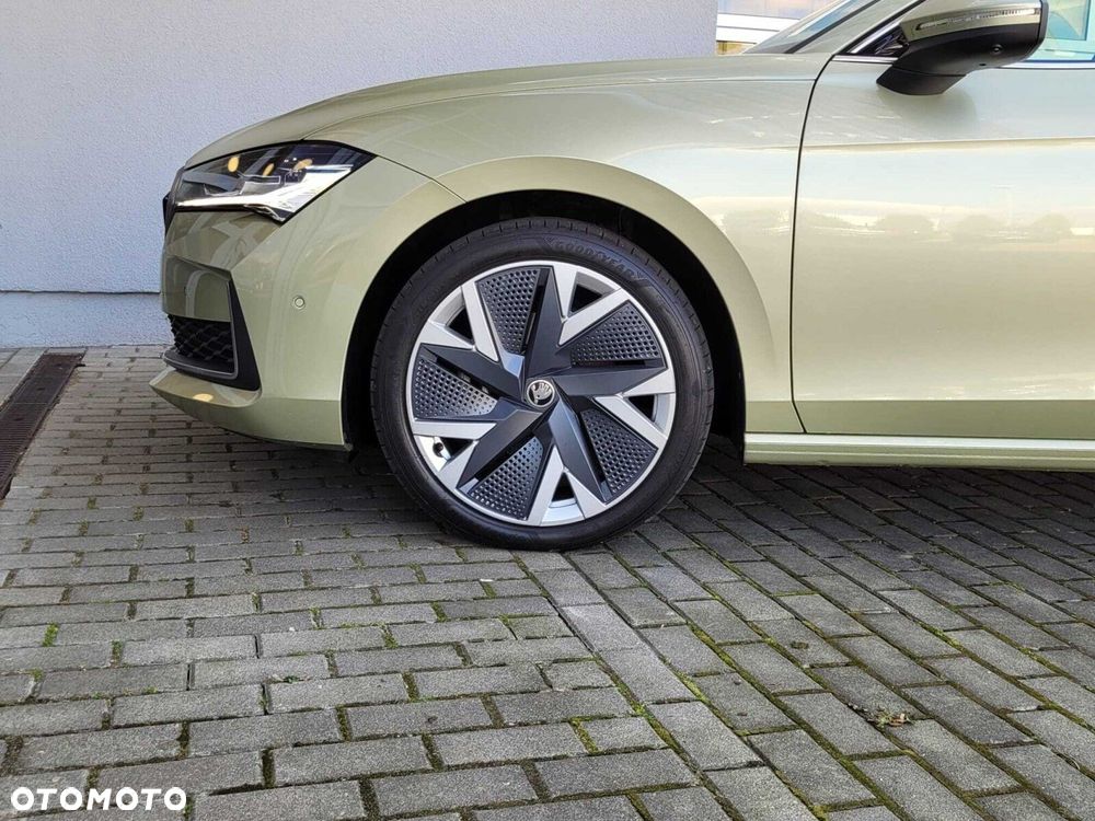 Skoda Superb 2.0 TDI SCR Selection DSG - 13