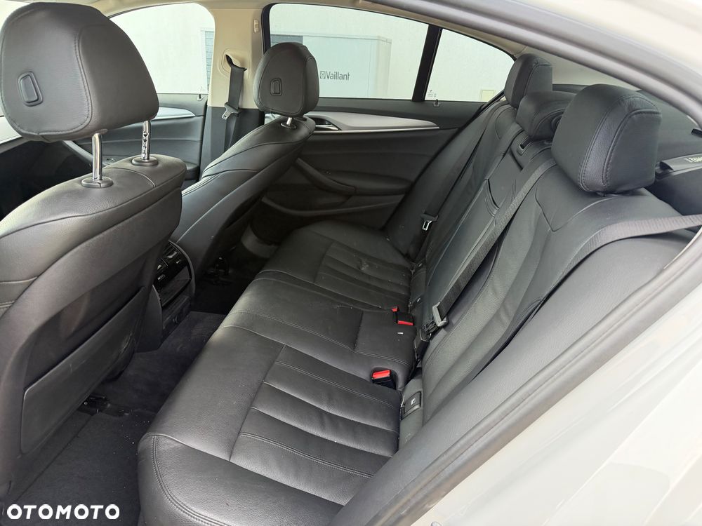BMW Seria 5 520d Sport Line - 12