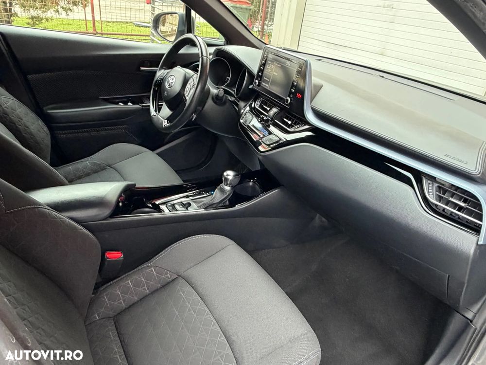 Toyota C-HR 2.0 HSD 184 CP 4x2 CVT Classy Bi-Tone - 8