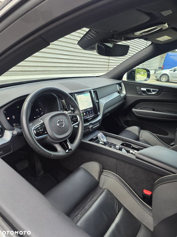 Volvo XC 60 B4 D AWD Ultimate Bright - 8