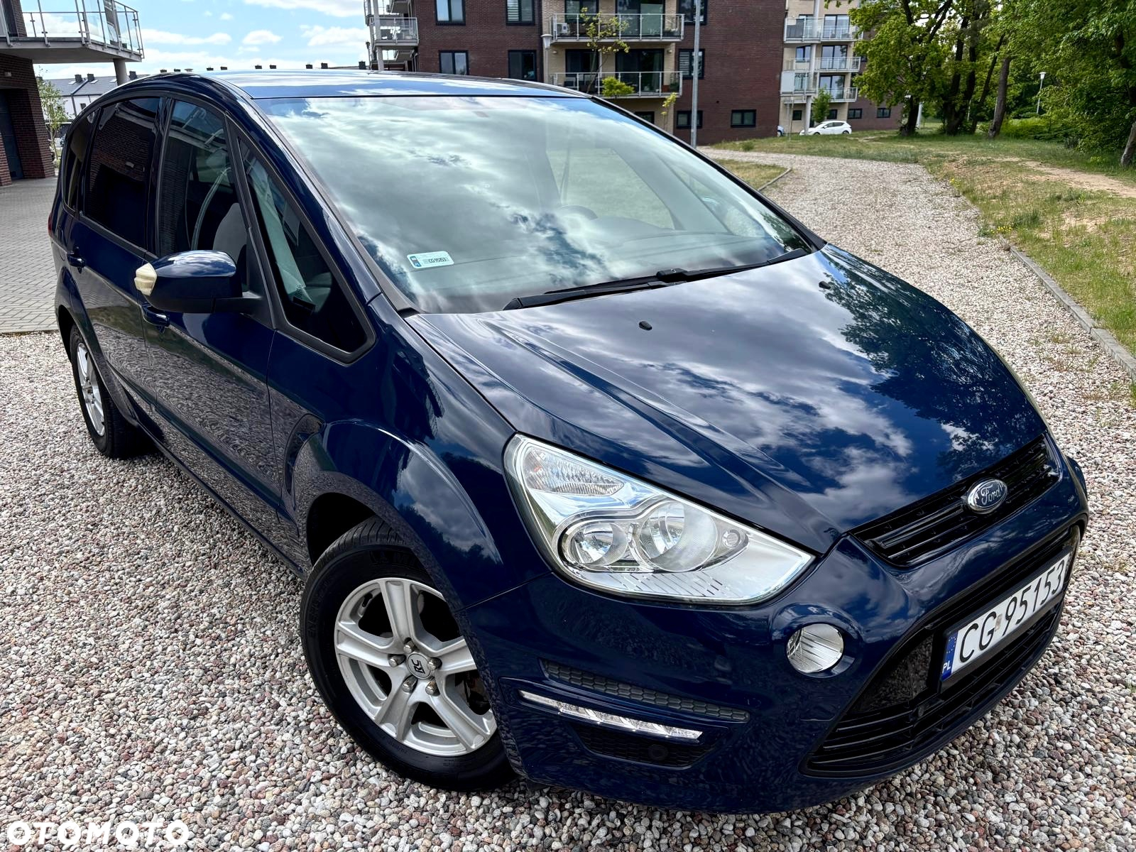 Ford S-Max - 13