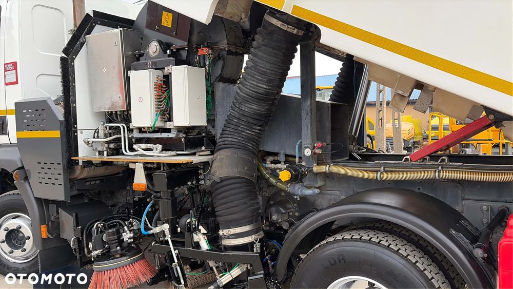 Renault D 12 zamiatarka - 22