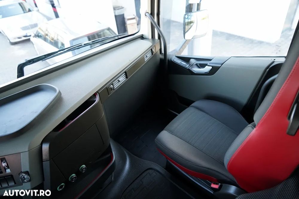 DAF FH 500 / ROȚI SOLIDE / RIDICARE / AER CONDIȚIONAT PARCARE / PODEA REZISTENTĂ / - 30