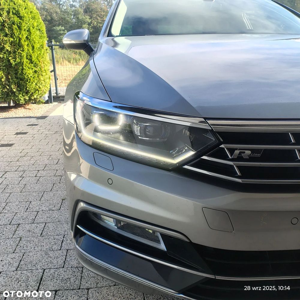 Volkswagen Passat - 11