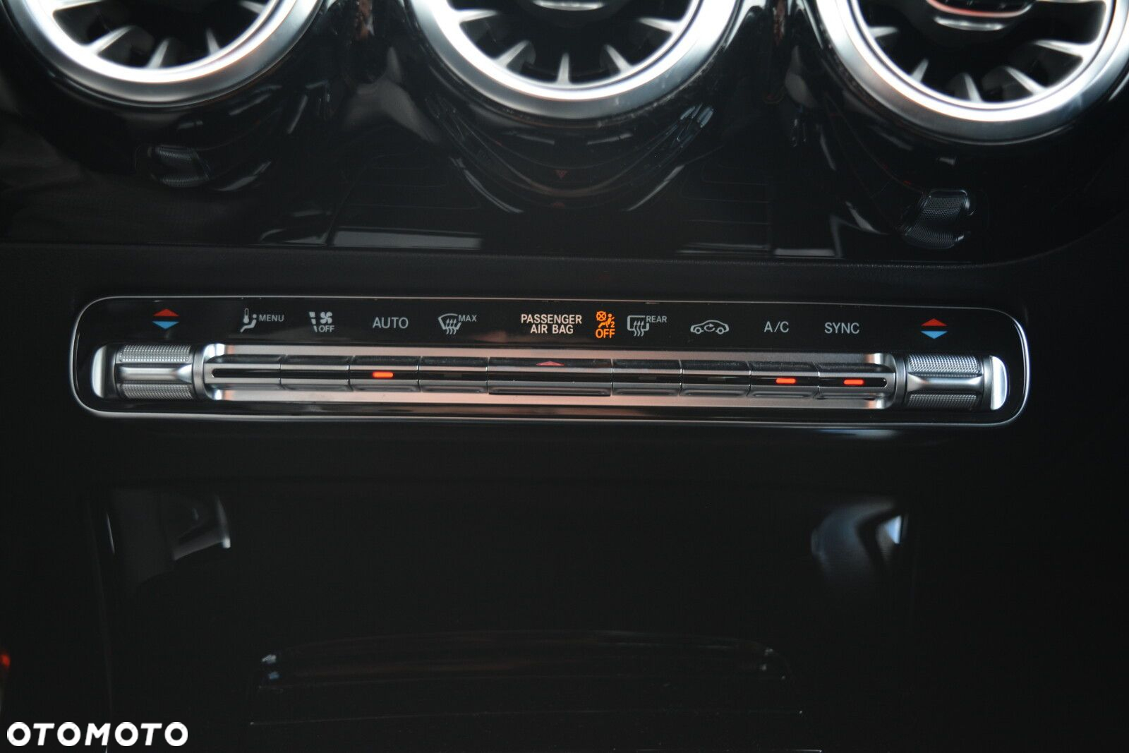Mercedes-Benz CLA 200 AMG Line 7G-DCT - 22