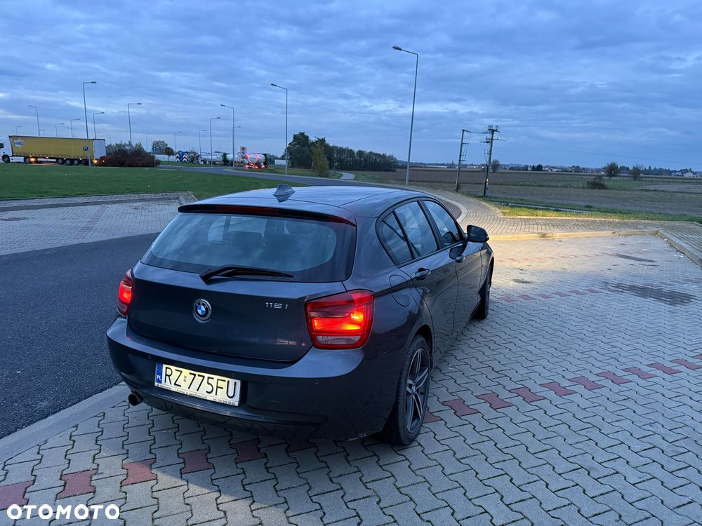 BMW Seria 1 116i Sport Line - 5
