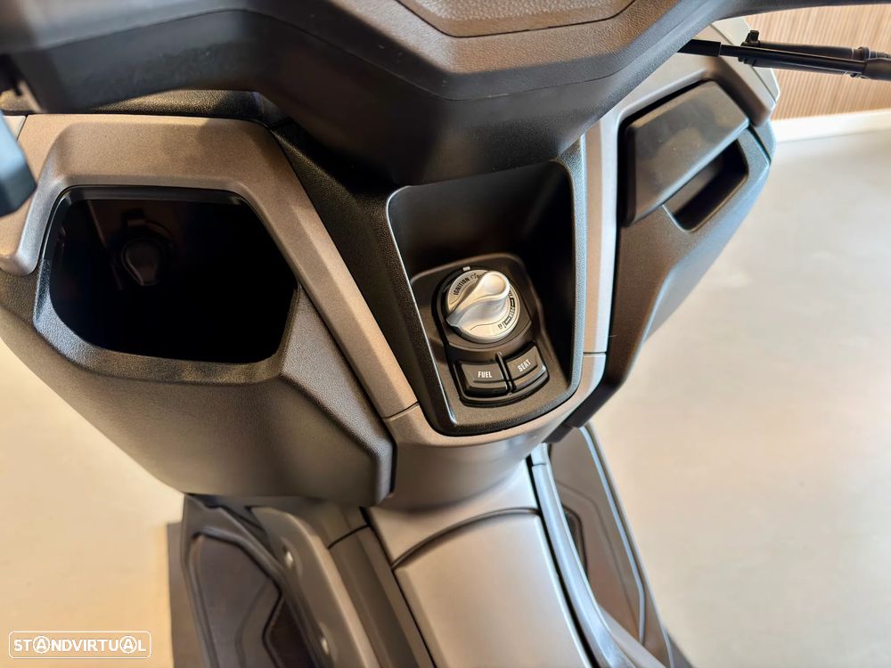 Yamaha NMAX Tech Max - 4