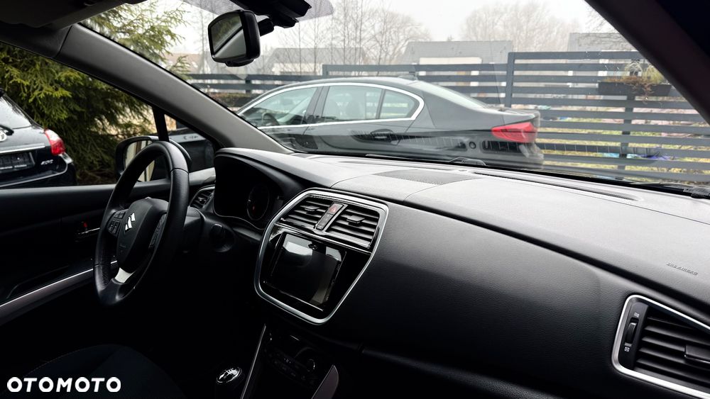 Suzuki SX4 S-Cross 1.0 T Premium 4WD - 36