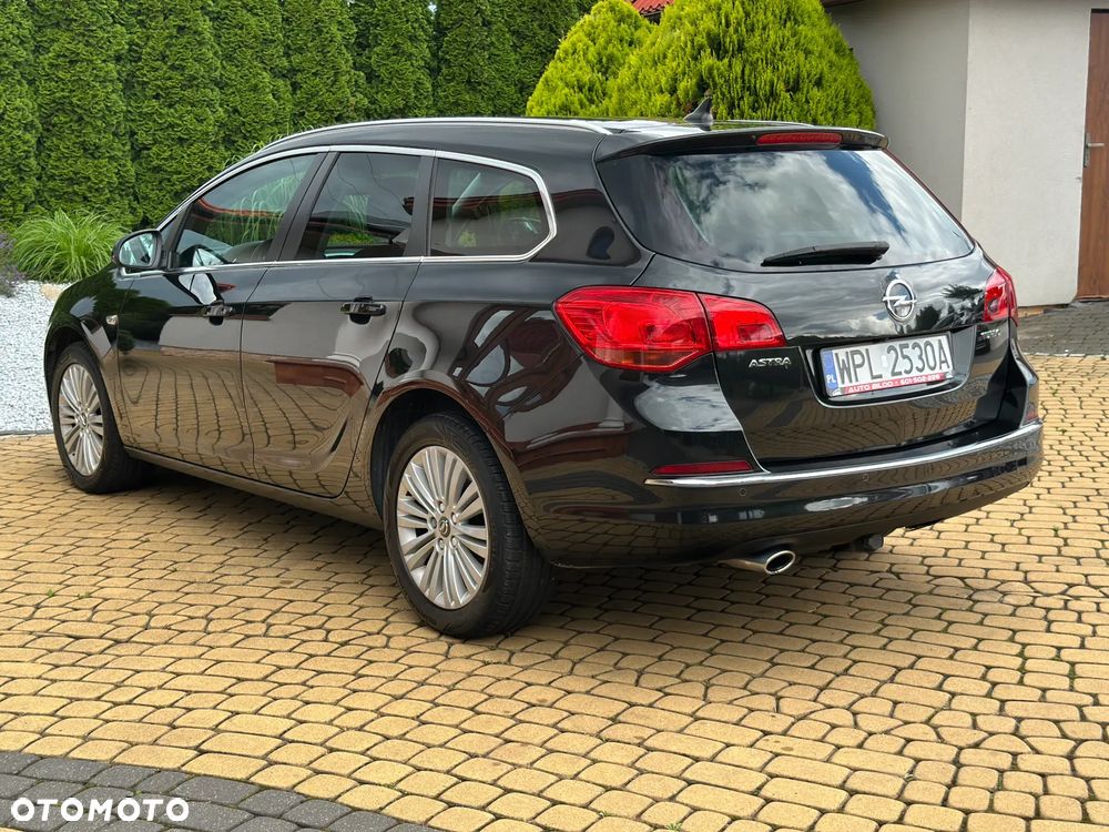 Opel Astra IV 1.6 T SIDI Cosmo S&S - 11