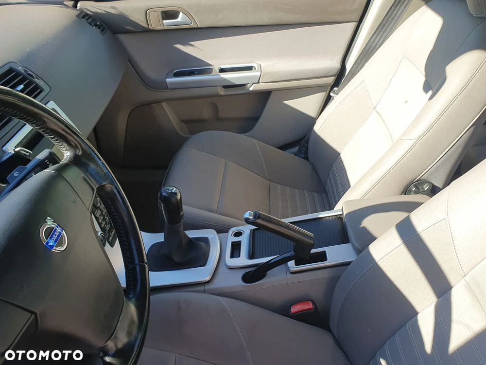 Volvo S40 2.0D Kinetic - 12