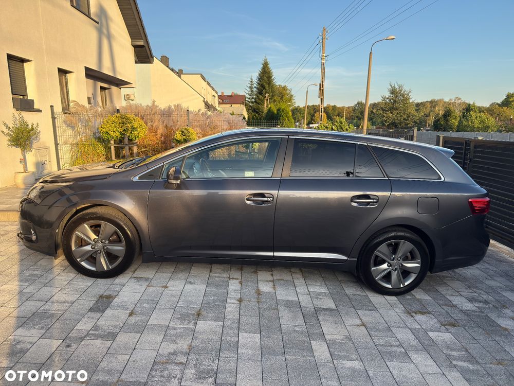 Toyota Avensis 2.0 D-4D Premium - 3