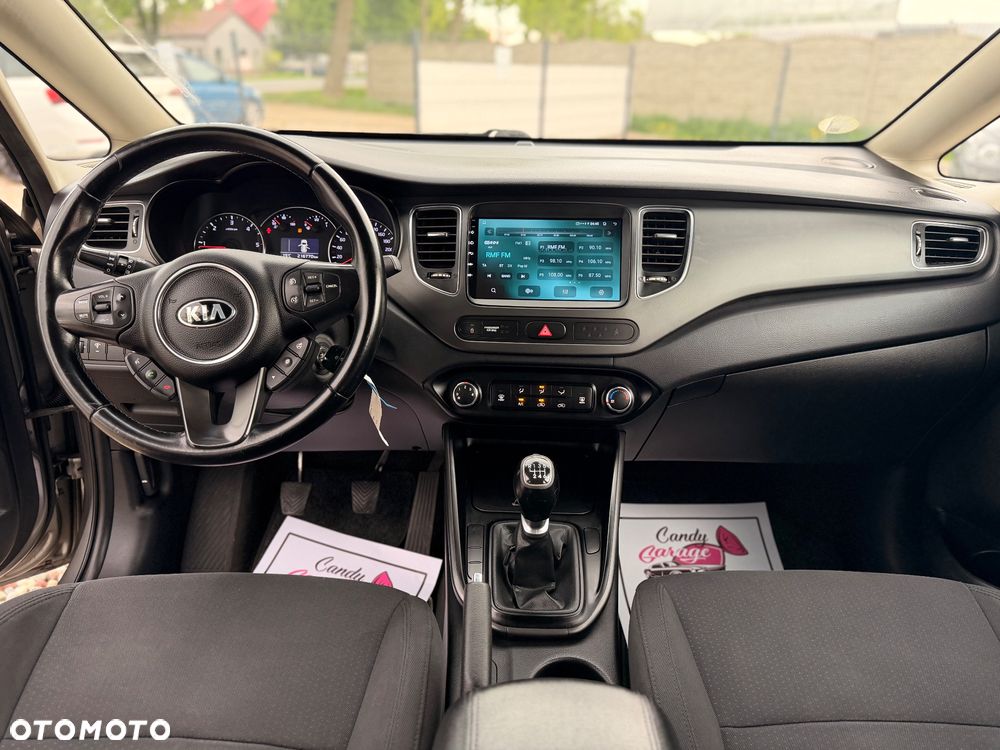 Kia Carens - 23