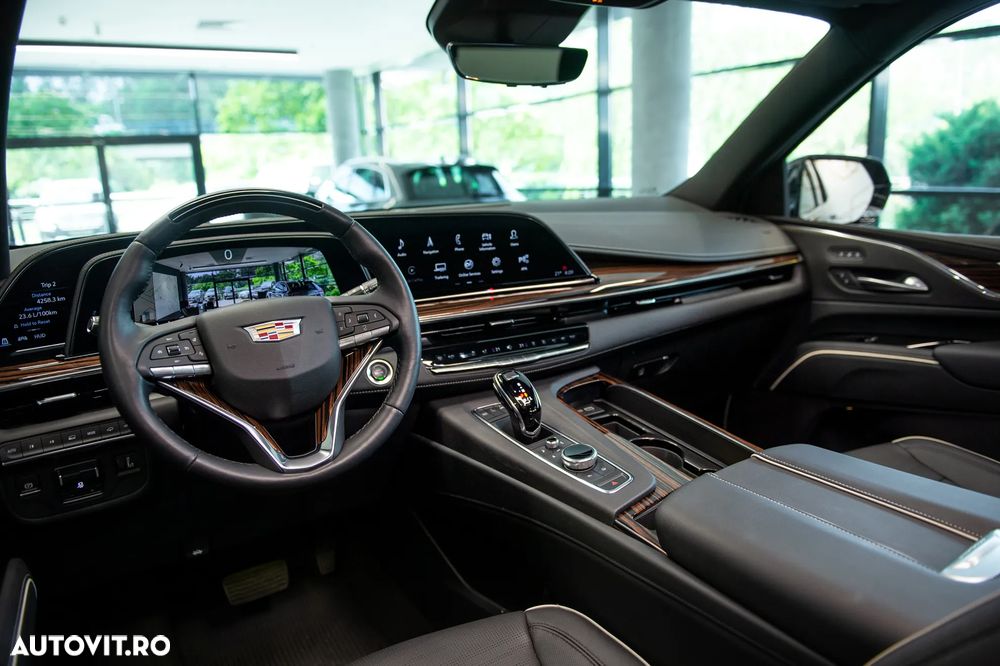 Cadillac Escalade - 16