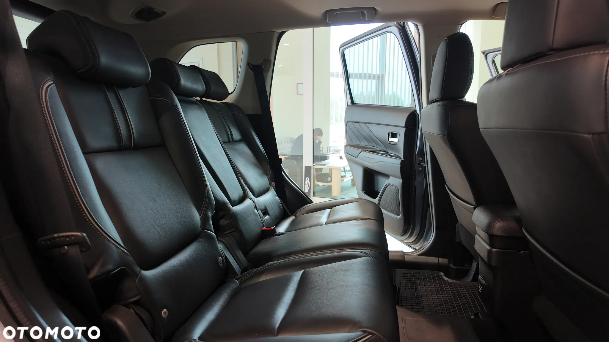 Mitsubishi Outlander 2.0 4WD Plug-In Hybrid - 34