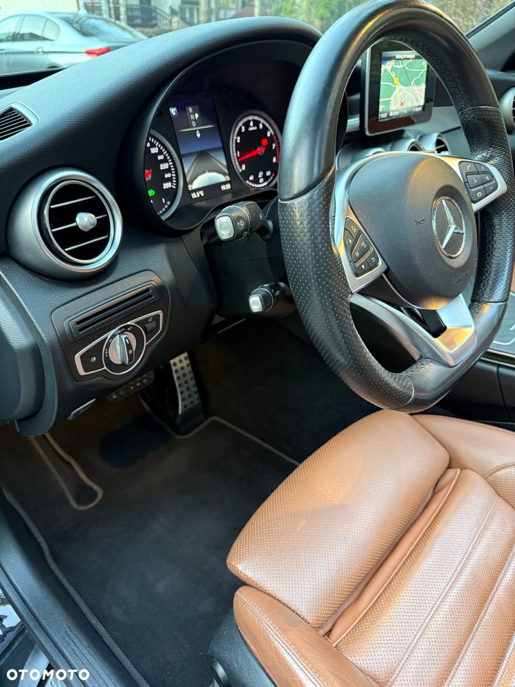 Mercedes-Benz Klasa C 200 4Matic 9G-TRONIC - 23