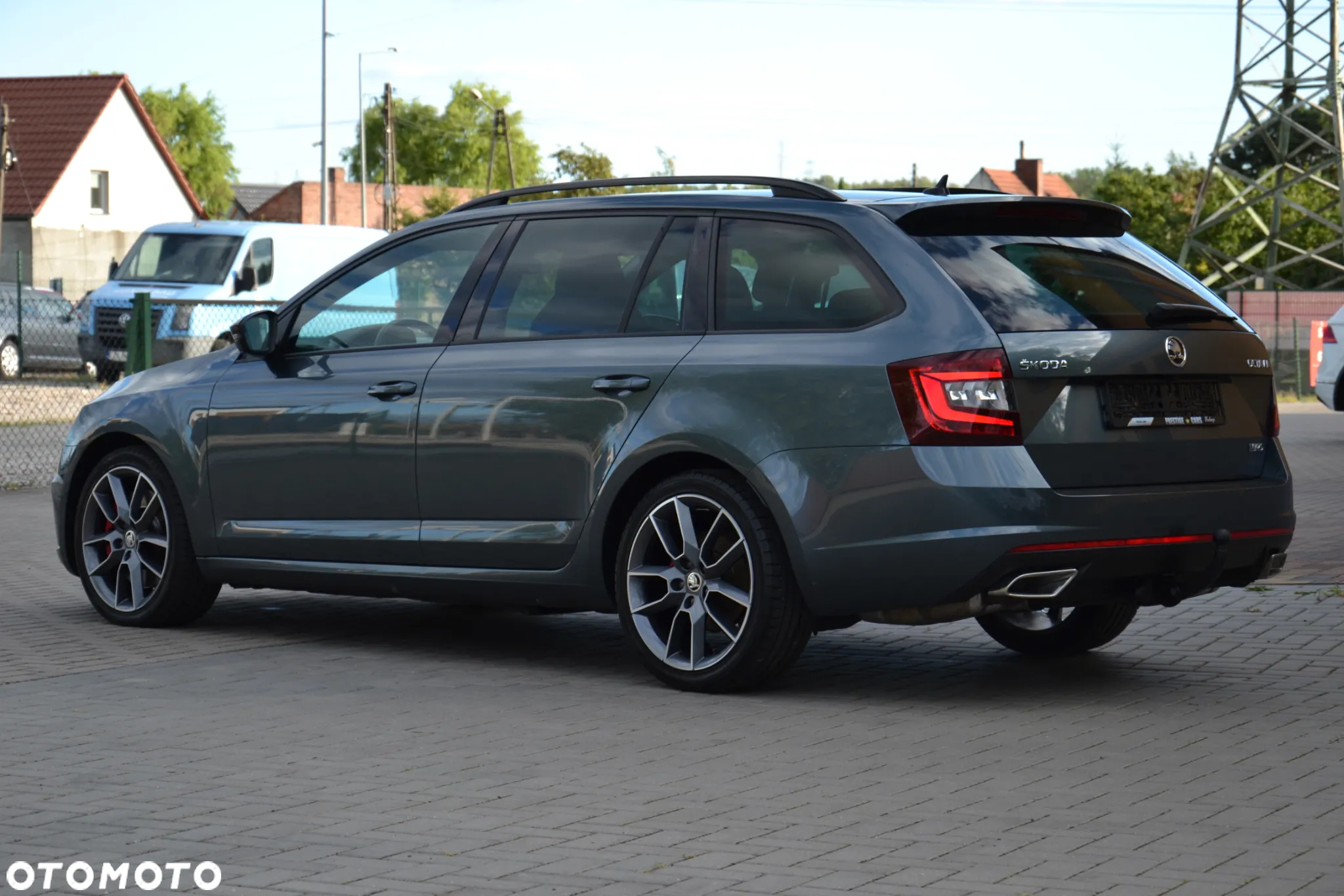 Skoda Octavia Combi 2.0 TSI DSG RS - 16