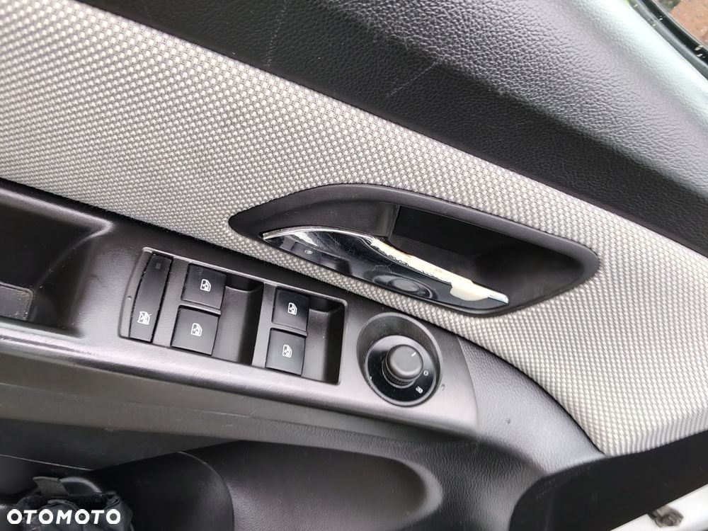 Chevrolet Cruze 1.8 LS - 18
