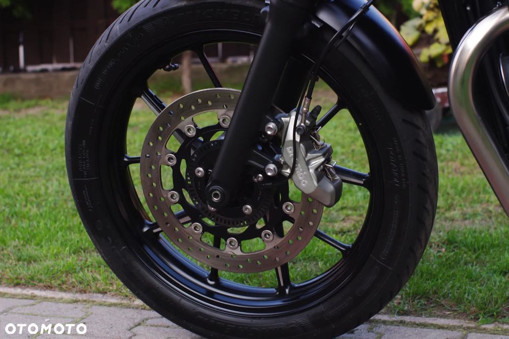 Triumph Street Twin - 30