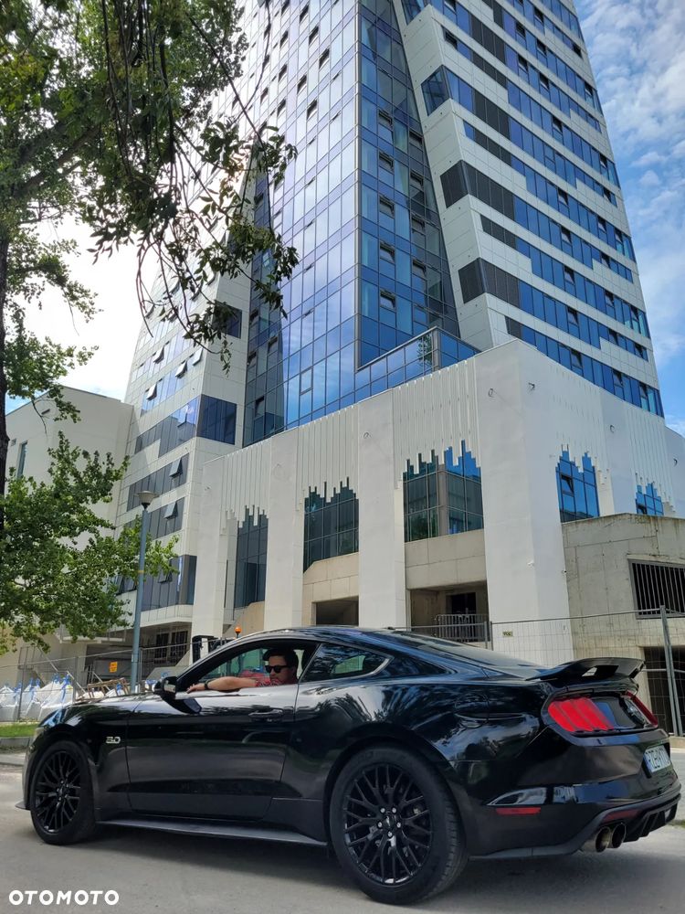 Ford Mustang Fastback GT - 5