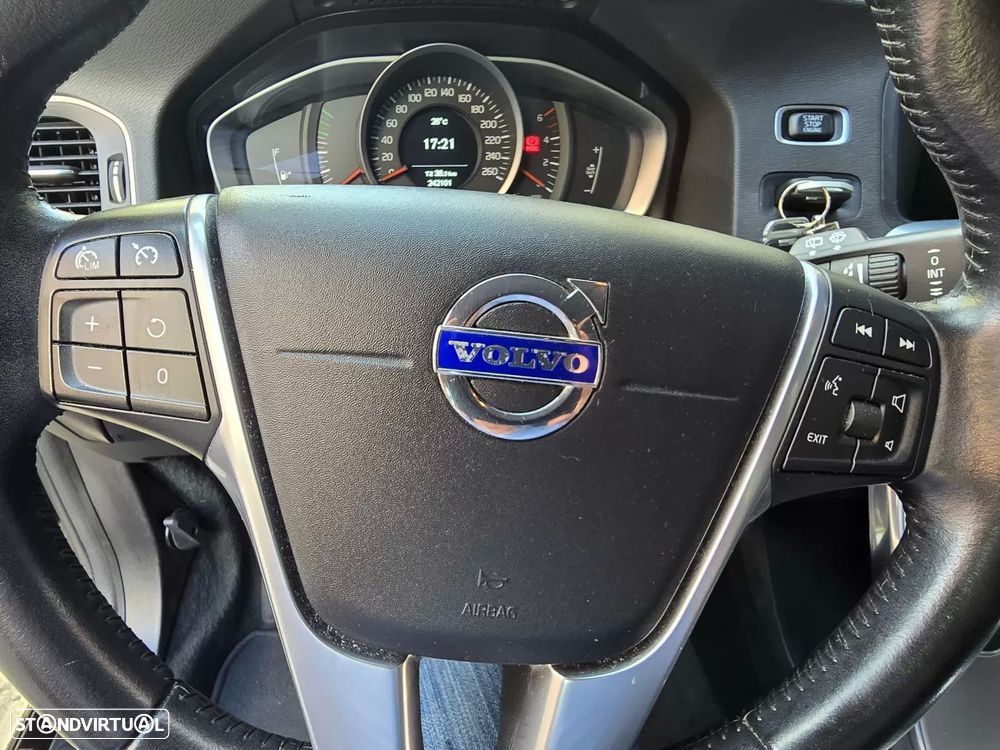 Volvo V60 2.0 D2 Momentum Drive - 15